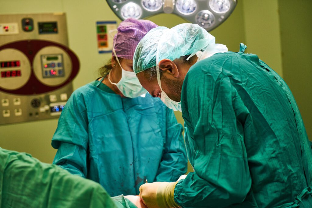 Ile zarabia chirurg w Polsce?